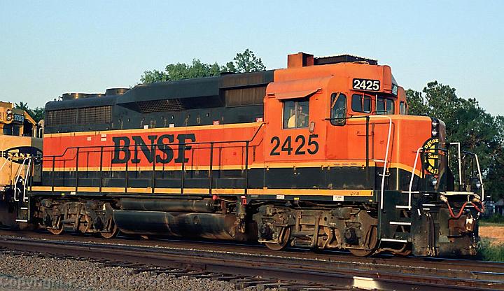 BNSF 2425 GP30.jpg